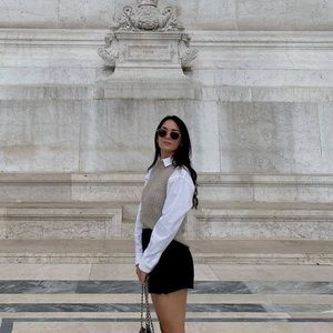 Meet your Posher, Digna